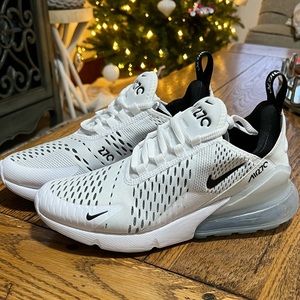 Women’s Nike Air Max 270 in Size 6.5 White and Black